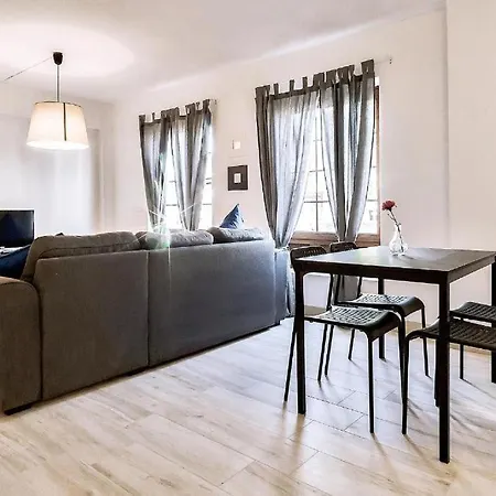 2-bedroom Escape Lägenhet